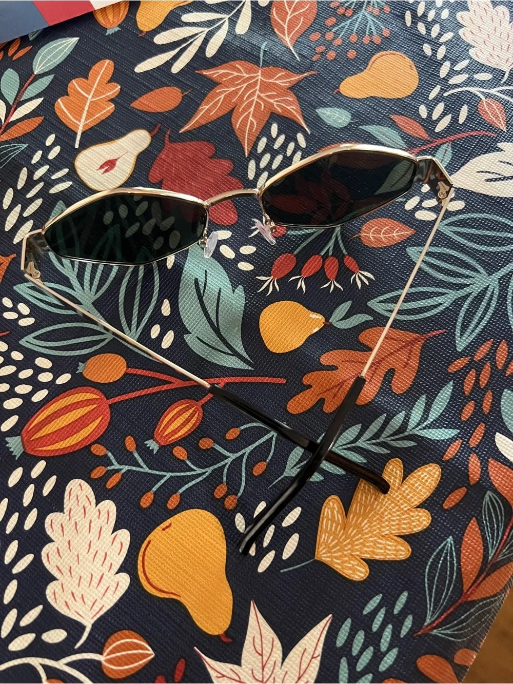 Women’s Black Geometric Sunglasses